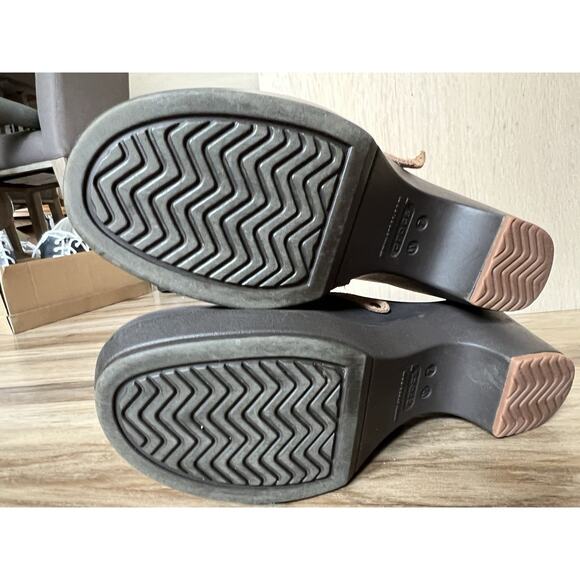 Crocs | Sarah Cobbler Comfort Clogs Brown Slip On Mule Leather Strap- Size 7 - Picture 4 of 6